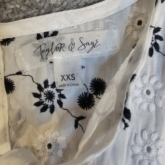 Taylor & Sage Embroidered Lightweight Tank Top Size XXS - Picture 5 of 8